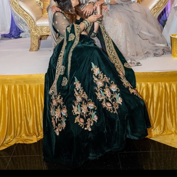 Poonams Kaurture official authentic diya lehengha emerald green lengha - Picture 5 of 5